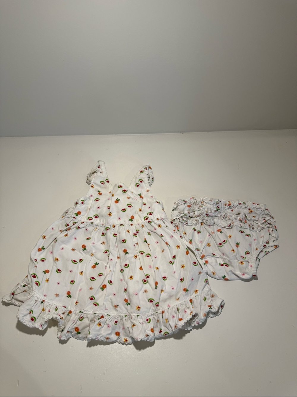 Baby GAP White Floral Ruffle baby Dress with Bloomers 3-6 months